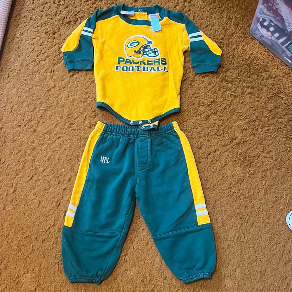 Green Bay Packers long-sleeved onesie & pants set